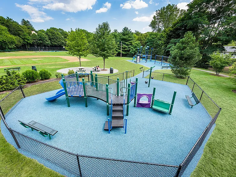Stony Brook Commons — Photo 21