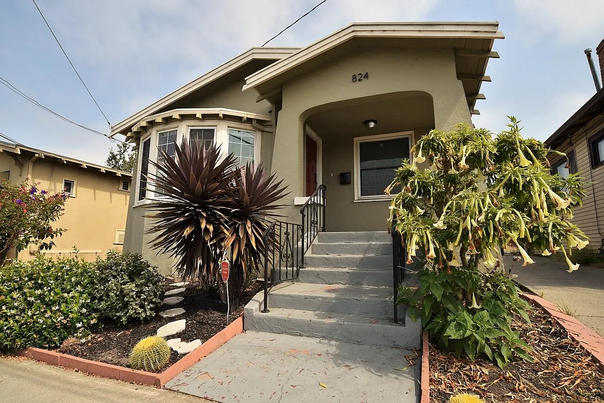 824 40th St photo 1