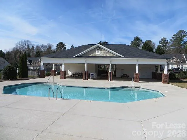 2052 Shady Pond Dr — Photo 29