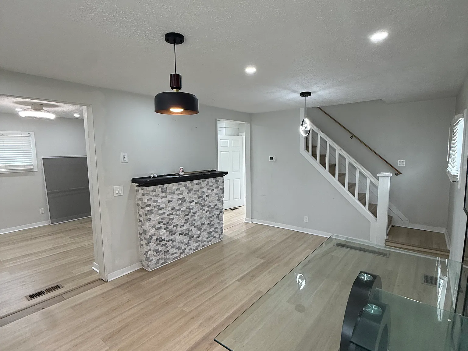 2 bed, 1120 sqft, $1,800 — Photo 4