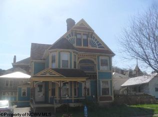 210 Pleasant St, Mannington, WV 26582