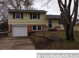 2226 Mohawk Rd E, North Saint Paul, MN 55109