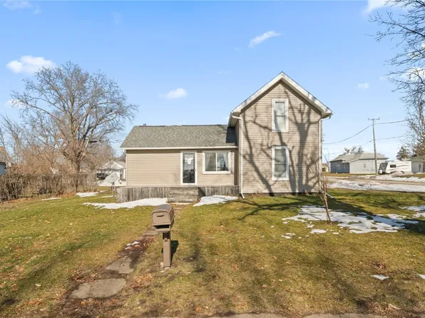 615 E 6th St, Vinton, IA 52349
