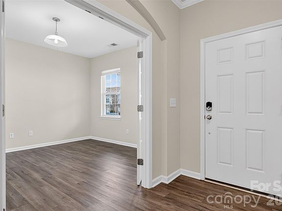 3rd image of 125 W Morehouse Ave