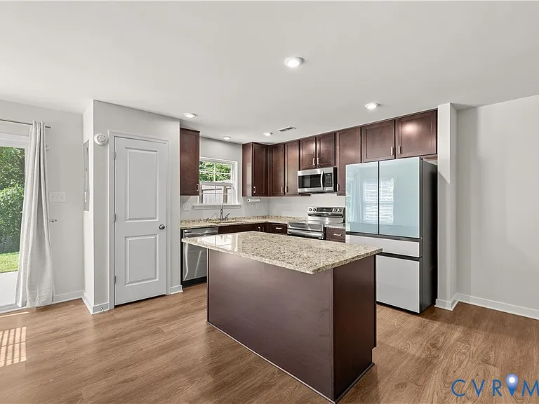 3372 Dewsberry Ln — Photo 3