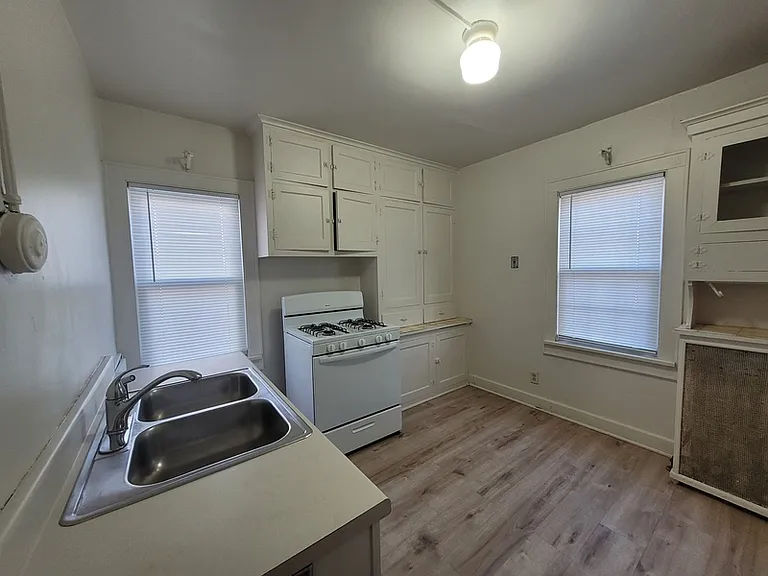 701 N Chestnut Ave #LOWER — Photo 2