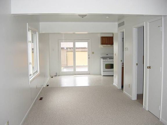 Spacious living room