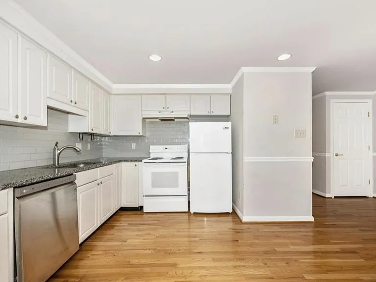 117 Valley View Ct — Photo 13