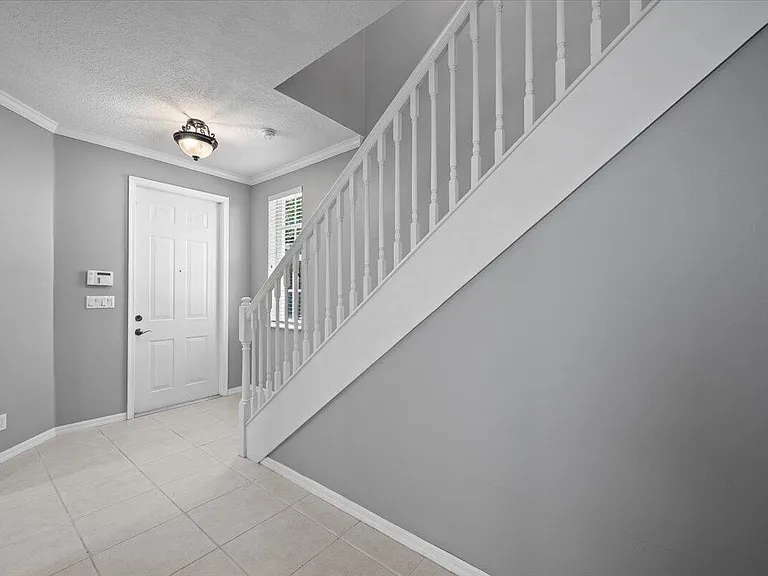 455 Pumpkin Dr — Photo 4