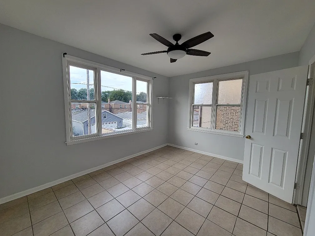 3 bed, $2,200 — Photo 3