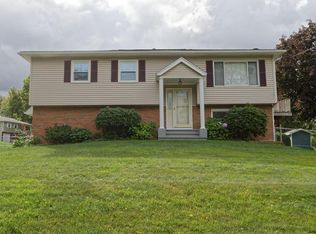 8 Sparrowbush Rd S, Latham, NY 12110