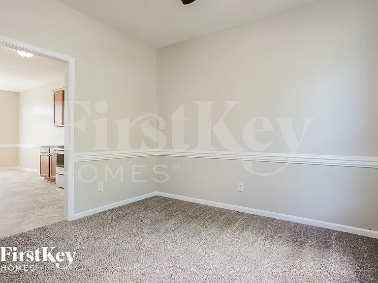 705 Hawthorn Ridge Dr — Photo 6