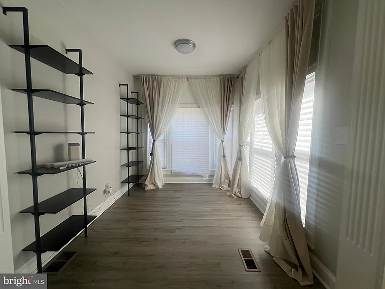 3031 Shannon Dr — Photo 4