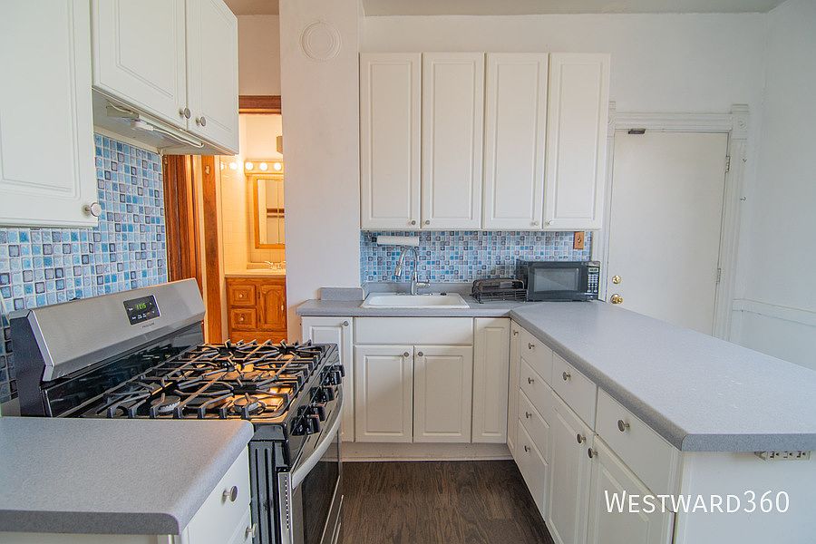1st image of 3322 N Lakewood Ave #2F