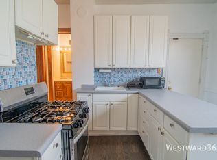 3322 N Lakewood Ave #2F, Chicago, IL 60657