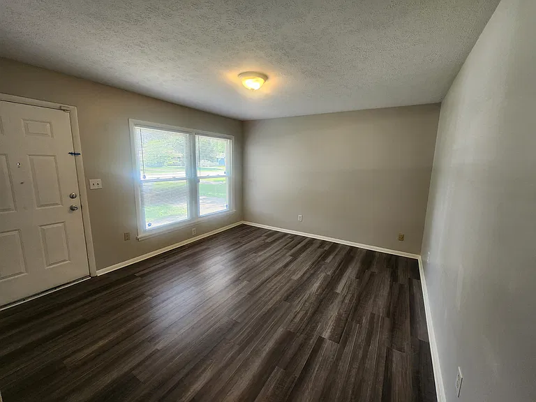 5403 Bramble Ct — Photo 2