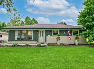N93W17169 Grand Ave, Menomonee Falls, WI 53051