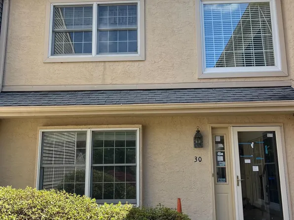 30 Wingstone Ln, Devon, PA 19333