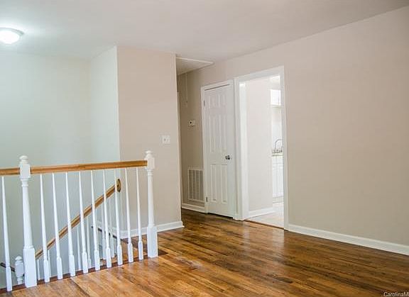 4th image of 142 Weaver Hill Dr