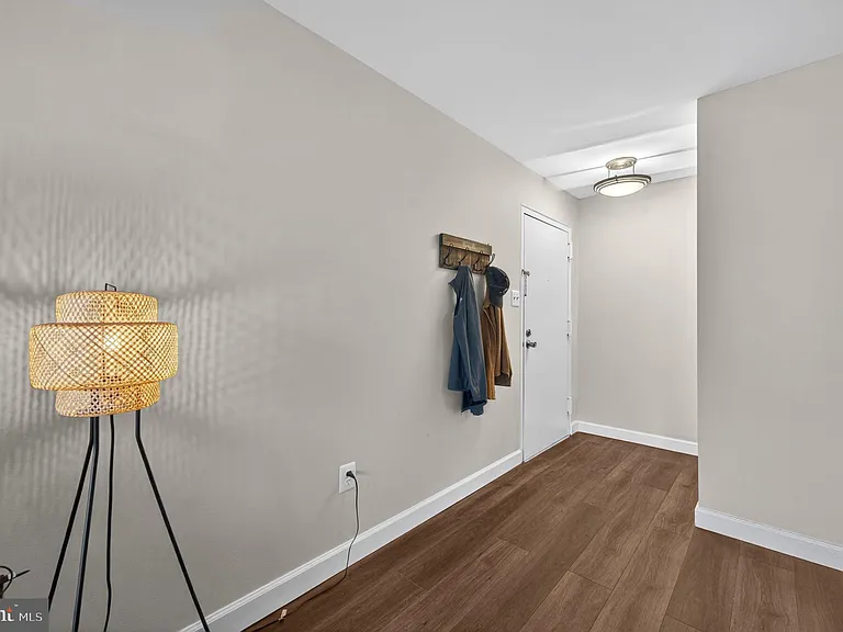 517 Florida Ave #T4 — Photo 6