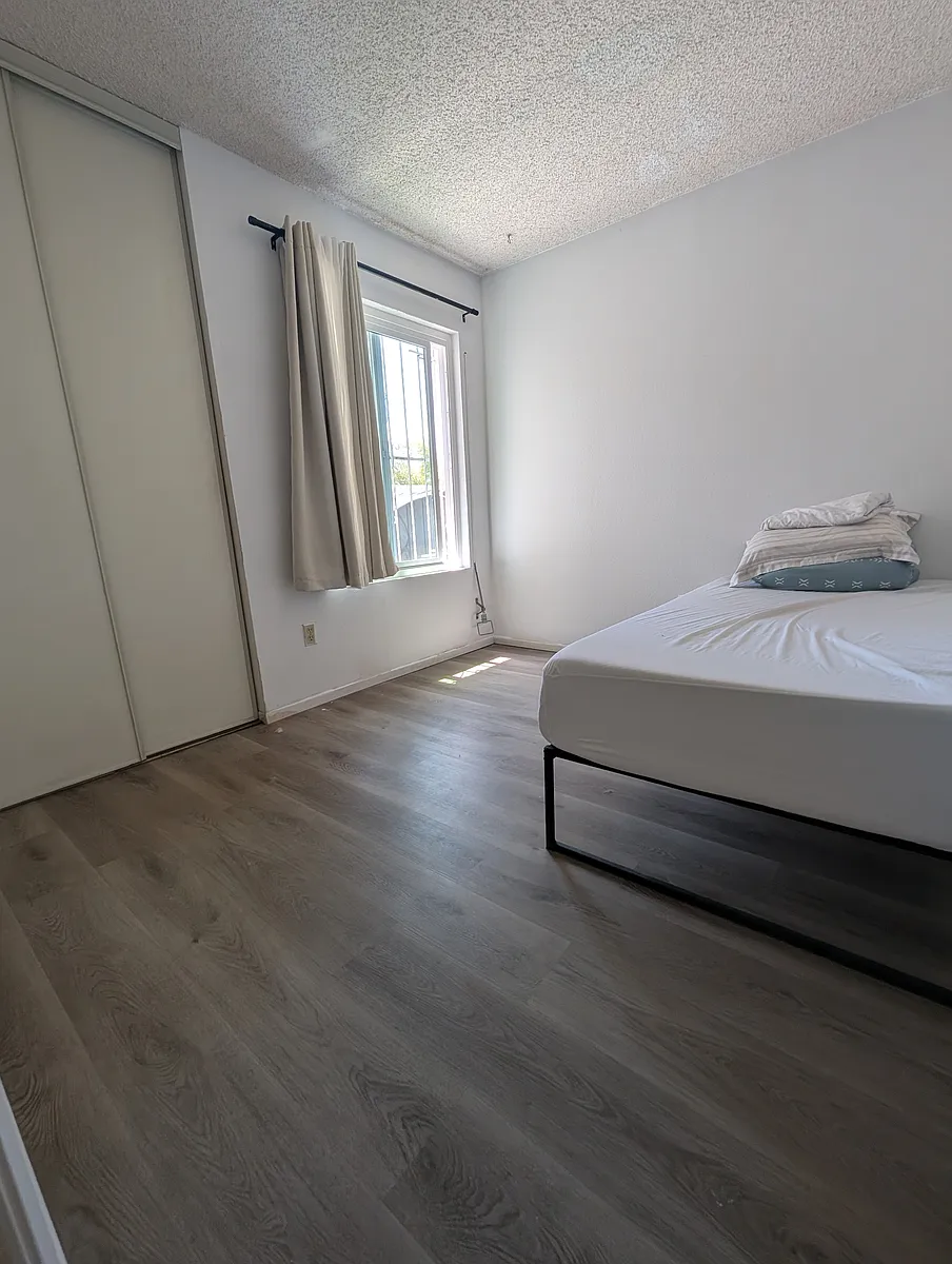 Photo 1 of 7 - 6850 Windward St - San Diego, CA Room 1 - 6850 Windward St