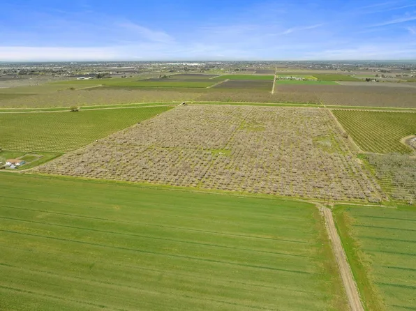 7397 E Eight Mile Rd, Stockton, CA 95212