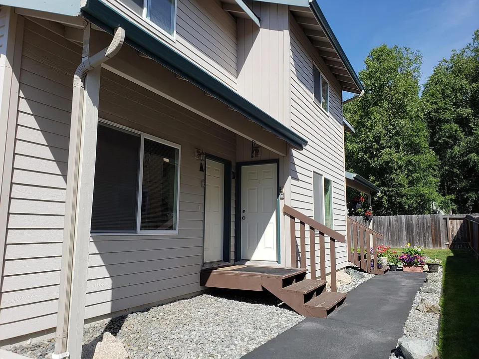 1211 Balfour Dr