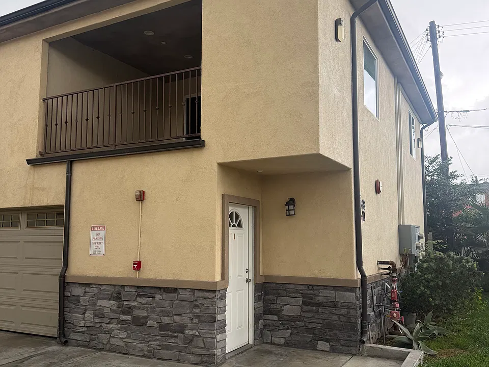 4848 Live Oak St #6