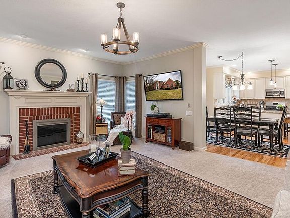 4th image of 8065 Luckstone Dr