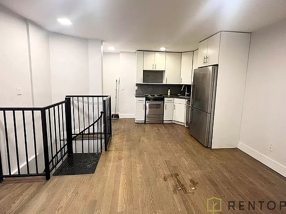 2nd image of 155 Meserole St APT 1B
