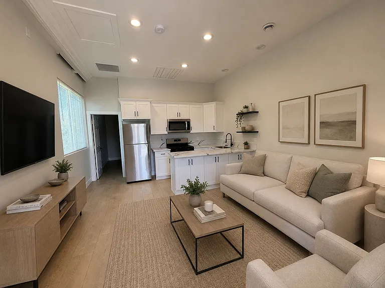 6179 Bluegrass Ave #B — Photo 2