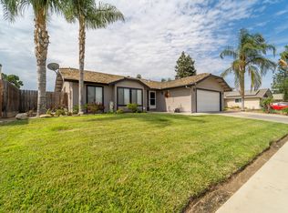 1981 E Sandalwood Ave, Tulare, CA 93274