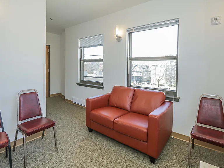 142 W Johnson St — Photo 34
