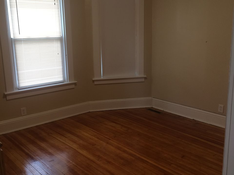 2nd image of 8 Glenwood St APT 1