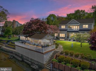 8124 Riverside Dr, Pasadena, MD 21122