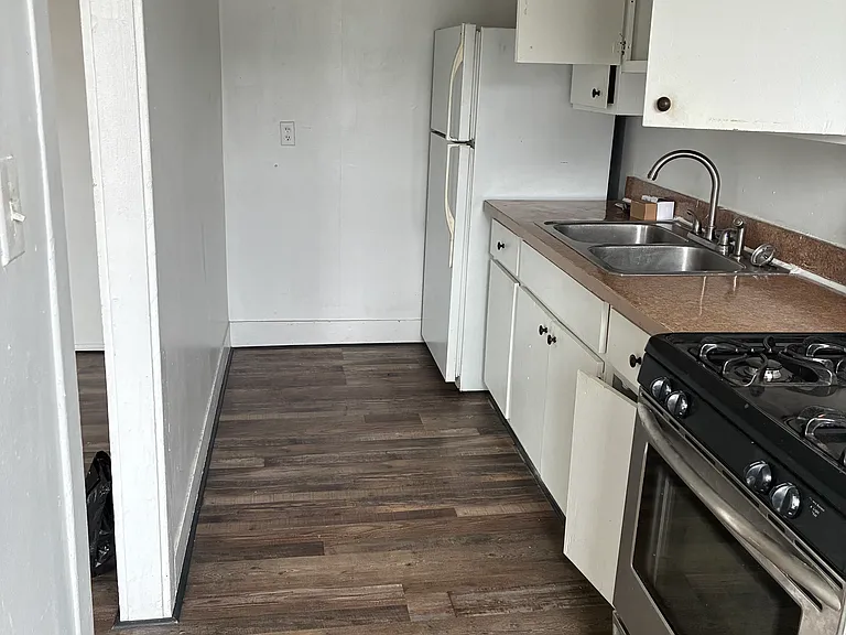 148 Barney St #2B — Photo 6