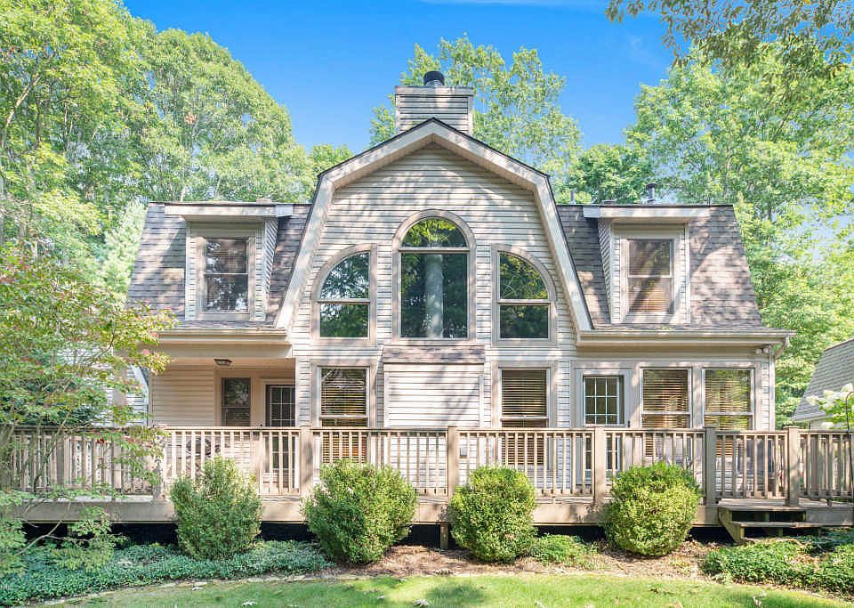 1st image of 2346 Lakeshore Dr