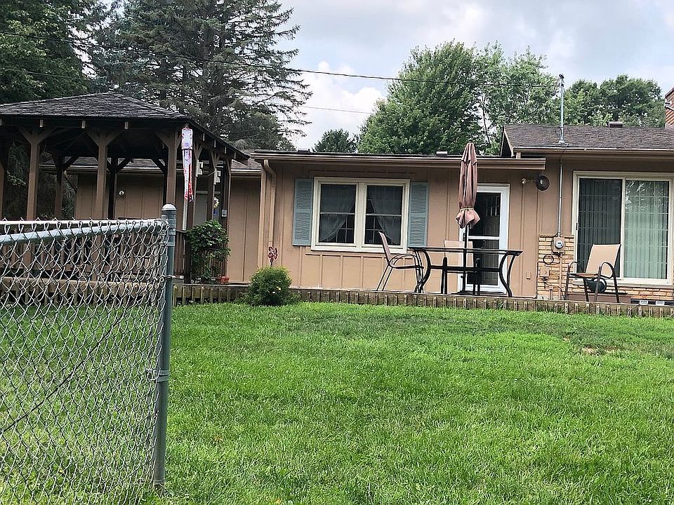 2nd image of 1217 Fox Hills Dr