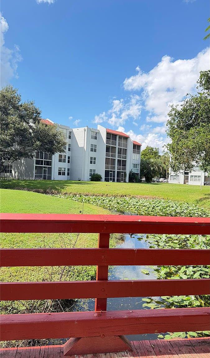 9461 Evergreen Pl APT 305