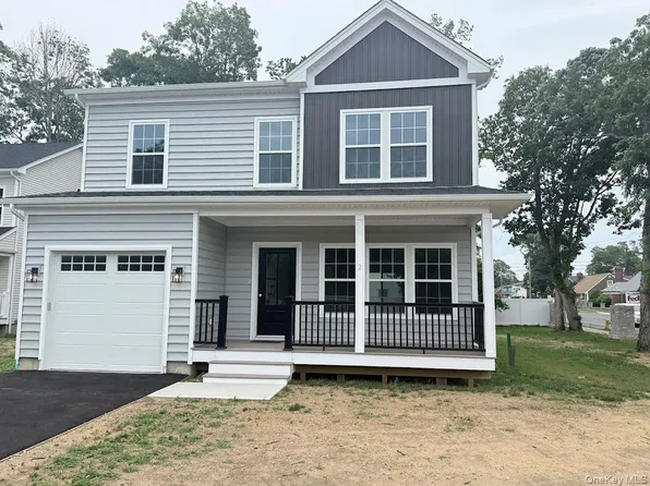 12 Gail Grace Court, Copiague, NY 11726