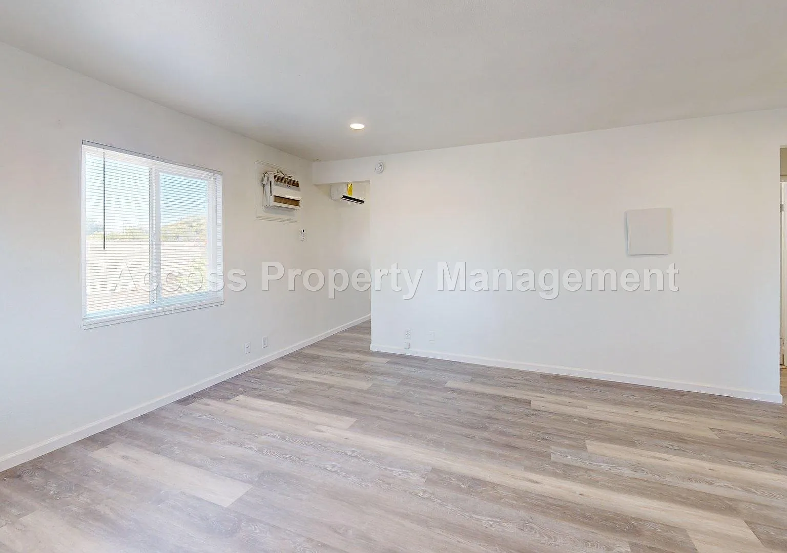 2 bed, 850 sqft, $1,595 — Photo 3