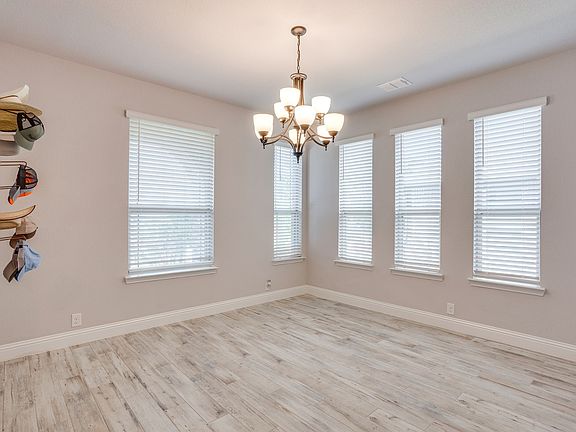 3rd image of 1116 Bear Oak Dr