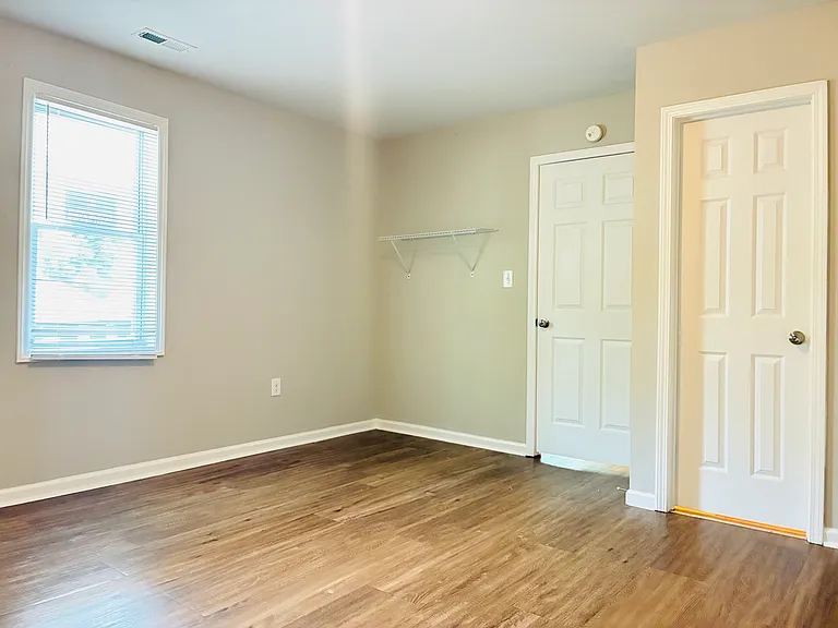 407 Gardner St — Photo 11