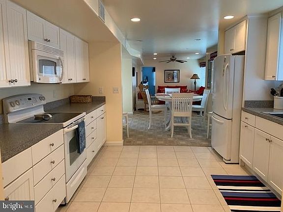 3rd image of 1615 Central Ave #1B