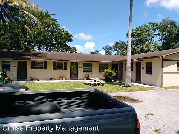 3rd image of 4879 SW 65th Ave #6385950