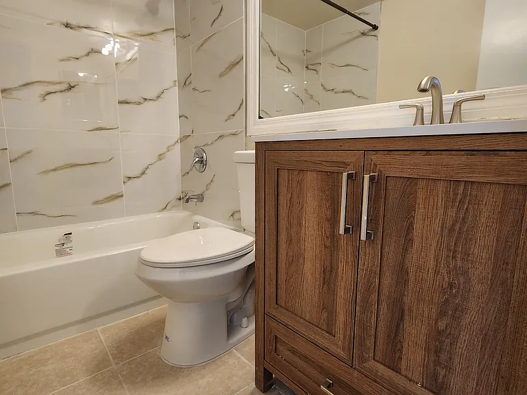 2148 White Pine Cir #A — Photo 8