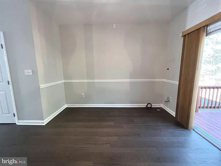 2724 Oak Leaf Ct — Photo 9