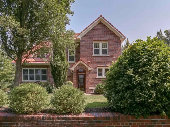 1835 N 53rd St, Omaha, NE 68104