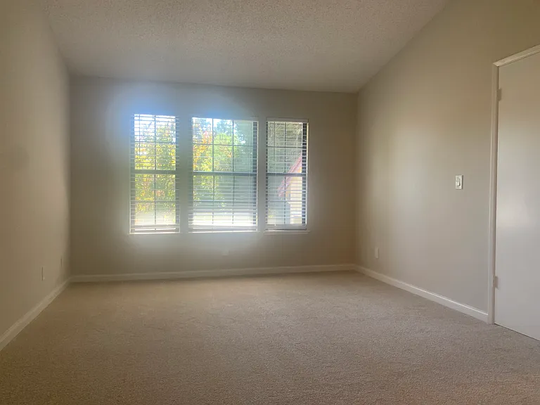 413 Brutus Ct — Photo 18