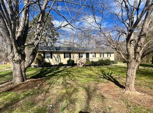 225 Tinnin Rd, Efland, NC 27243